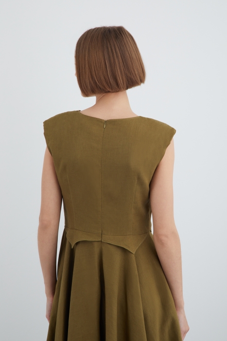 Gizia Sleeveless V-Neck Asymmetric Dress. 4
