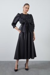 Midi-Length Black Dress with Ribbon Detail - Gizia