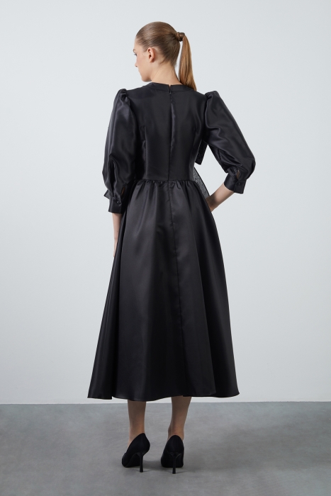 Midi-Length Black Dress with Ribbon Detail - Gizia