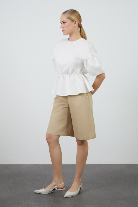 FRILL PUFF SLEEVE BLOUSE マスタード　② Poplin Ecru Blouse with Puff Sleeve Detail and Cinched Waist