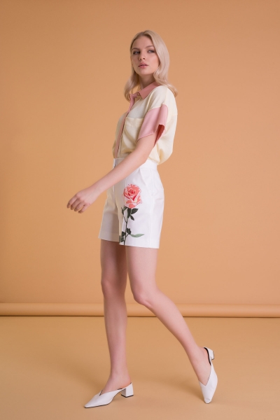 Gizia Çiçek Baskılı Kırık Beyaz Mini Şort. 2