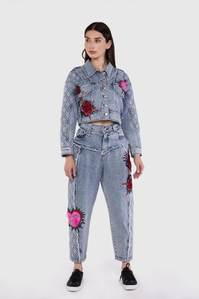Gizia Blue Embroidery Detailed Slouchy Jeans. 1 Gizia Blue Embroidery Detailed Slouchy Jeans. 1