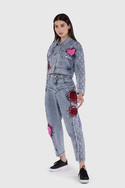 Gizia Blue Embroidery Detailed Slouchy Jeans. 2 Gizia Blue Embroidery Detailed Slouchy Jeans. 2