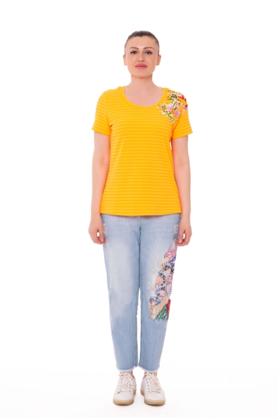 Gizia Colorful Floral Embroidery Detailed Crew Neck Orange T-Shirt. 3