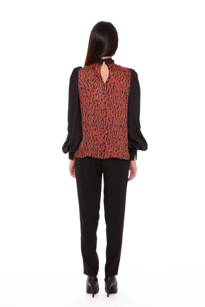 Gizia Contrast Detailed Stand Up Collar Floral Patterned Flowy Red Blouse. 2