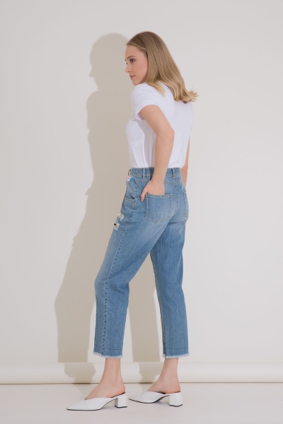 Gizia Embroidered Detailed Boyfriend Blue Jeans. 2