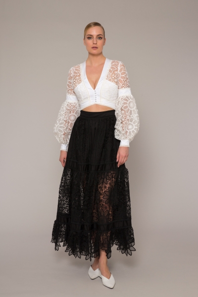 Gizia Embroidered Lace Long Black Skirt. 2