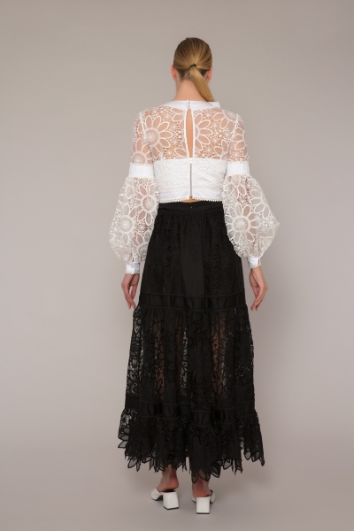 Gizia Embroidered Lace Long Black Skirt. 1