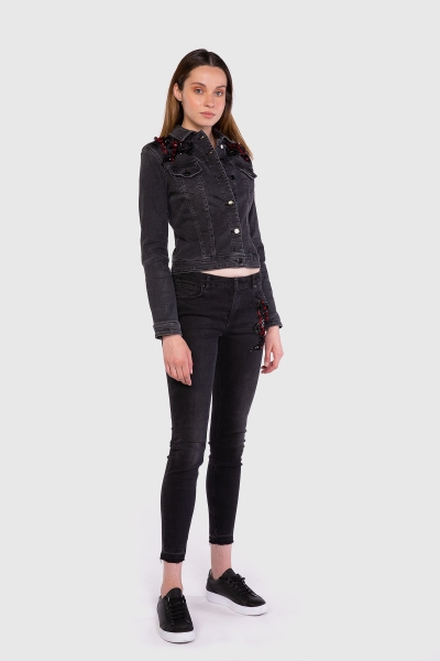 Gizia Embroidered Shoulder Black Jean Jacket. 1