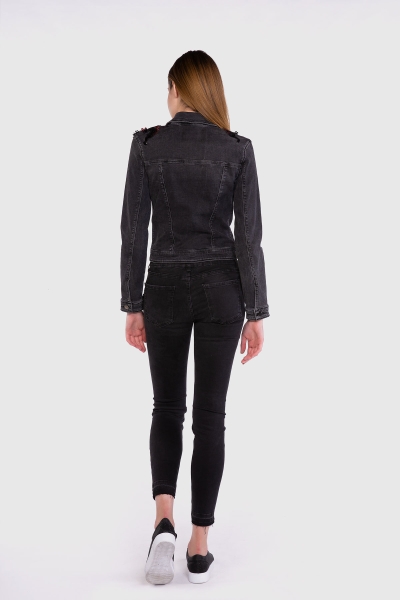 Gizia Embroidered Shoulder Black Jean Jacket. 3