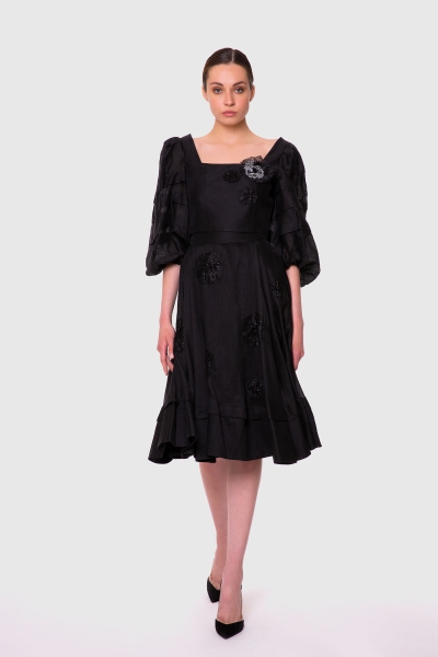 Gizia Embroidery Detailed Black Midi Flared Skirt. 2