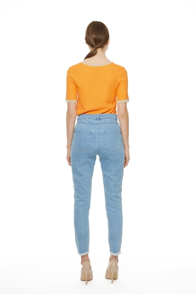 Gizia Embroidery Detailed Straight Leg Jeans. 3 Gizia Embroidery Detailed Straight Leg Jeans. 3