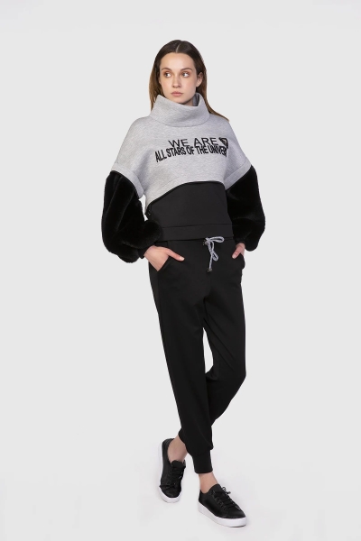 Gizia Fur Detail with Sleeves Black Sweatshirt. 3