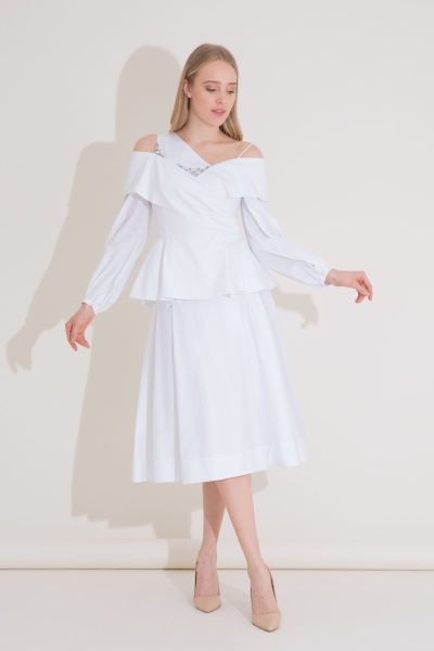 Gizia High Waist Corsage White Pleated Midi Skirt. 1