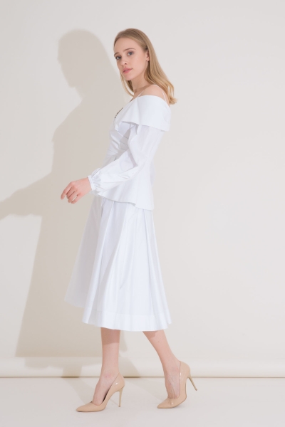 Gizia High Waist Corsage White Pleated Midi Skirt. 2