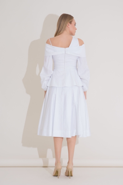 Gizia High Waist Corsage White Pleated Midi Skirt. 3