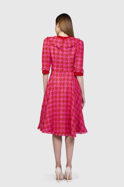 Gizia Knitwear And Button Detailed Midi Length Pink Dress. 1