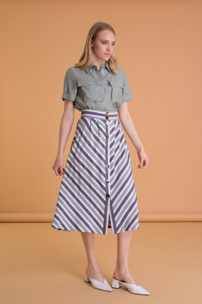 Gizia Line Patterned Front Buttoned Bias Green Skirt. 2