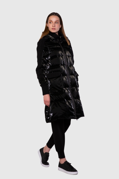 Gizia Long Inflatable Black Parka With Knitwear Detailed Fur Hooded. 2