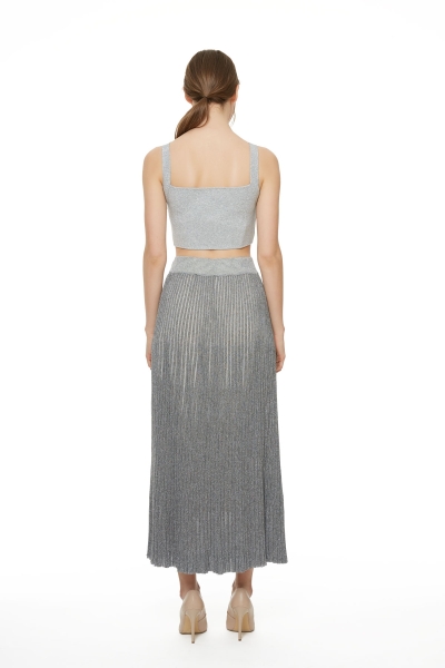 Gizia Metallic Gray Knitwear Pleat Midi Skirt. 3