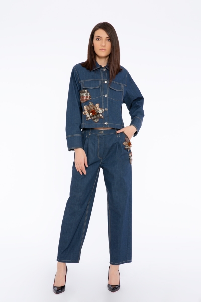 Gizia Plaid Embroidery Detail Pleated Carrot Type Jean Trousers. 2