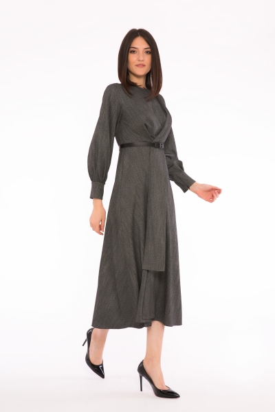 Gizia Pleat Detailed Midi Length Black Dress. 2