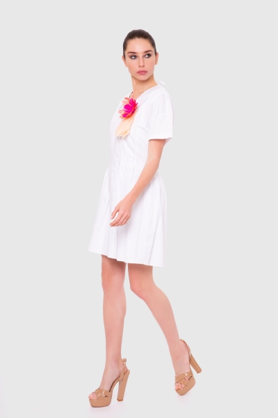 Gizia Pleated, Feathered Brooch Detailed White Poplin Dress. 2