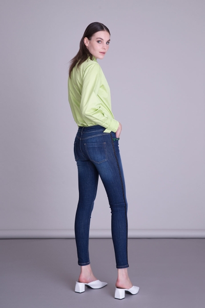Gizia Pocket Embroidered Skinny Leg Blue Jeans. 4