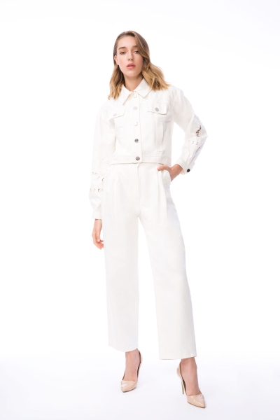 Gizia Pocket Embroidery Detailed High Waist White Jean Trousers. 2