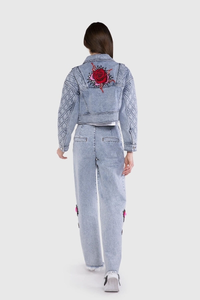 Gizia Quilted And Embroidery Detailed Crop Blue Jean Jacket. 3