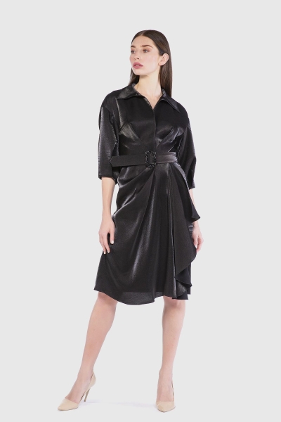 Gizia Shiny Surface Pleated Black Dress. 1
