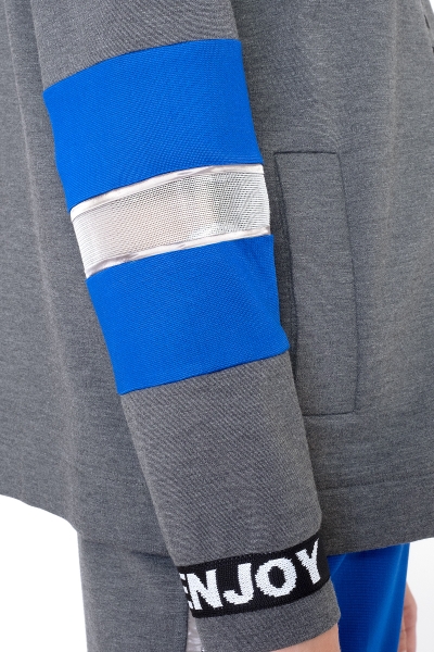 Gizia Stripe Detailed Hooded Gray Zippered Sweatshirt. 4 Gizia Stripe Detailed Hooded Gray Zippered Sweatshirt. 4