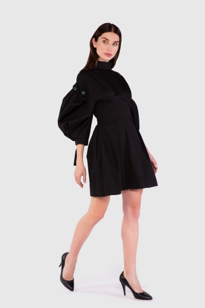 Gizia Voluminous Sleeve Mini Black Dress. 2