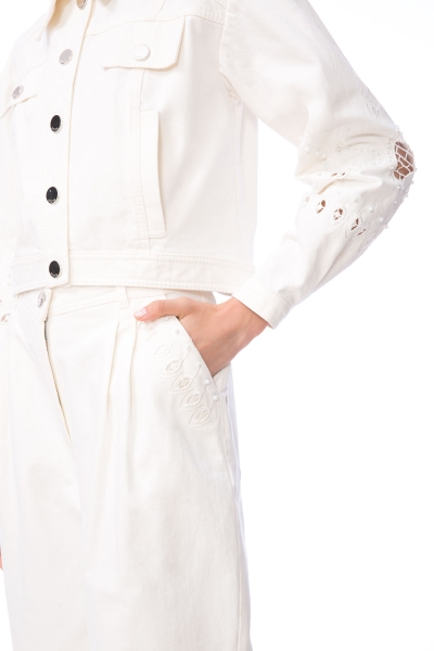 Gizia White Crop Jean Jacket With Embroidered Sleeves. 4
