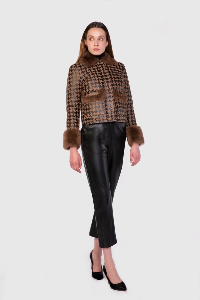 Gizia Fur Short Jacket with Sweater Patterned Pockets. 1