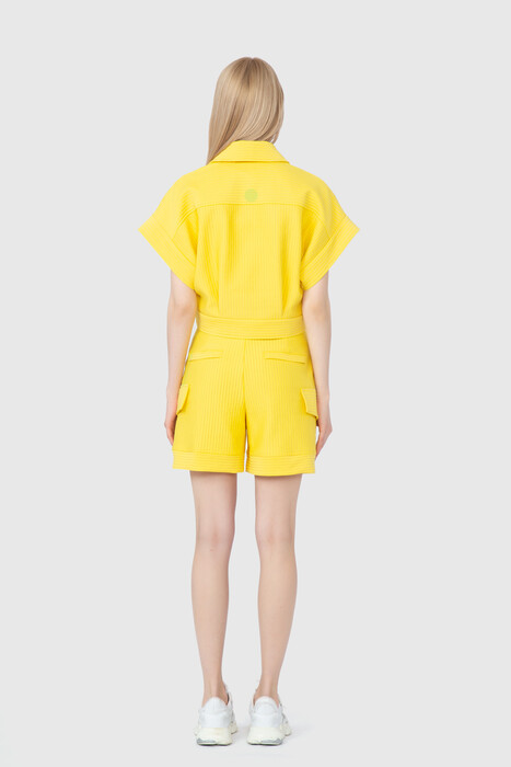Gizia Embroidery Logo Detailed Snap Closure Short Sleeve Yellow Jacket. 3