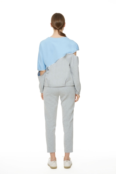 Gizia Contrast Sweatshirt with Shiny Pile Detail Embroidery Patch. 3