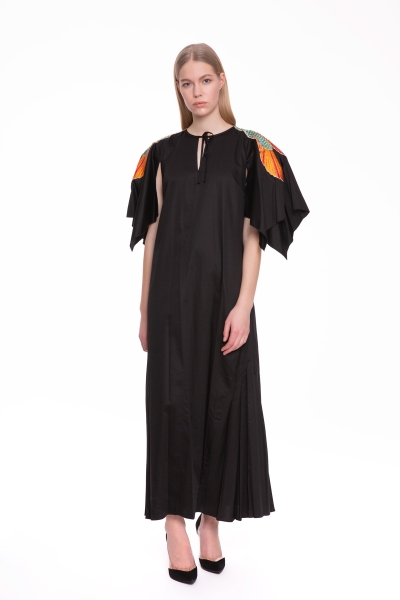 Gizia Kollar Nakış Detaylı Pileli Siyah Poplin Elbise. 2